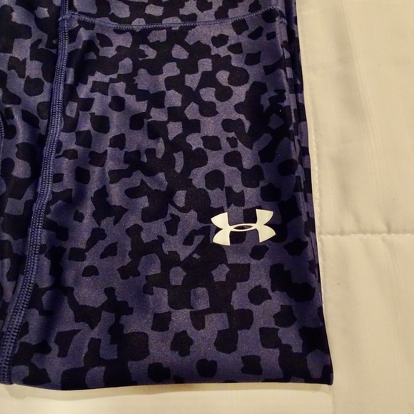 NWT Women's Under Armor Pixel Print U.S. Navy Capri - Picture 6 of 7